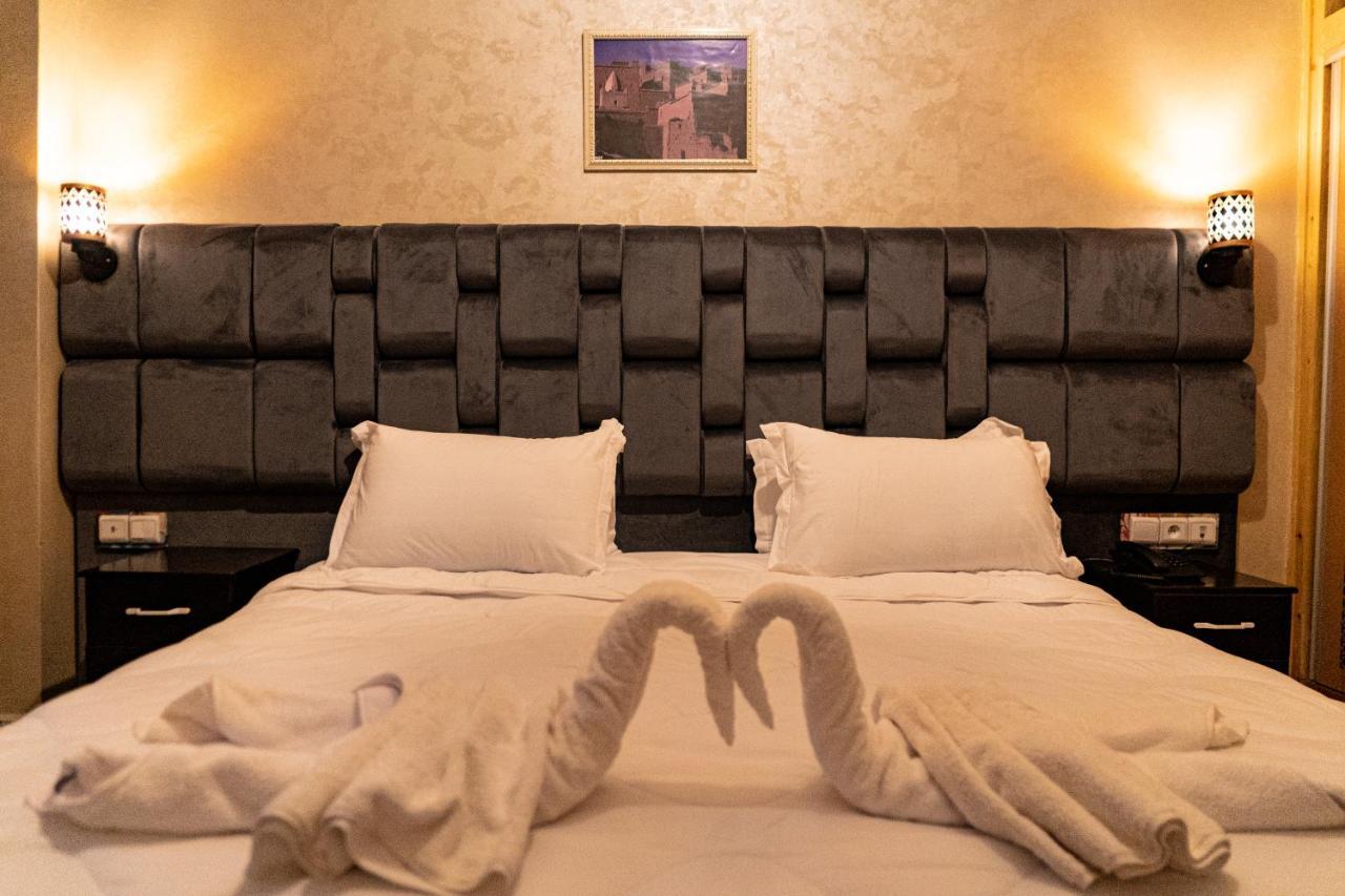 Hotel La Vallee Des Kasbahs Chez Ilyas Тингир Экстерьер фото