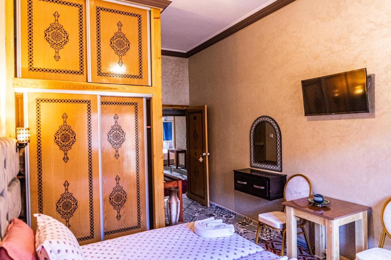 Hotel La Vallee Des Kasbahs Chez Ilyas Тингир Экстерьер фото