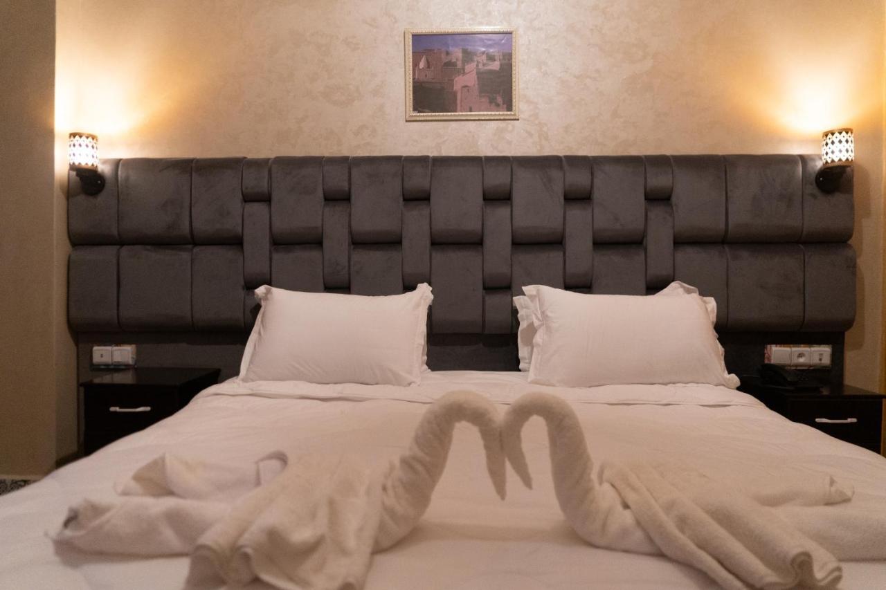 Hotel La Vallee Des Kasbahs Chez Ilyas Тингир Экстерьер фото