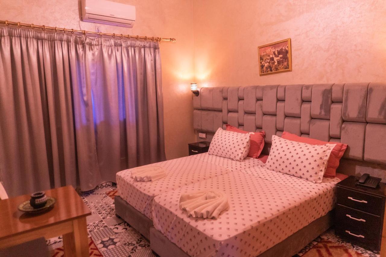 Hotel La Vallee Des Kasbahs Chez Ilyas Тингир Экстерьер фото